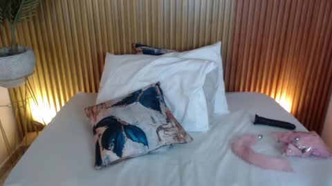 sweetpeach_20 online show from January 19, 4:44 am