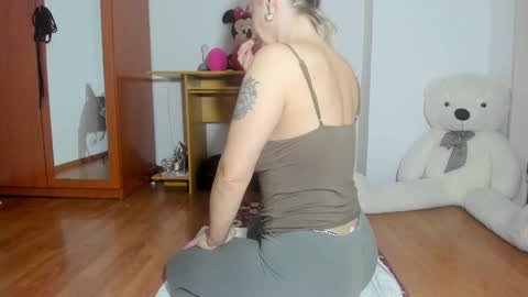 Anne online show from December 21, 7:56 am