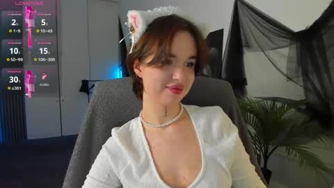 Alice online show from April 8, 8:44 pm