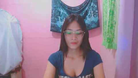 Mia online show from May 15, 12:41 pm