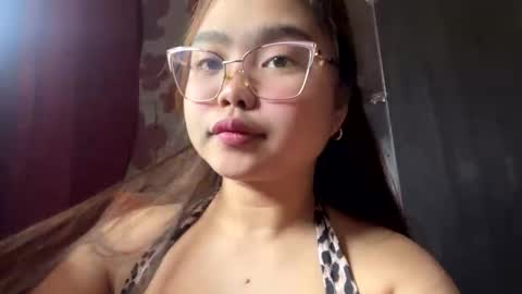 sweetspicyy online show from April 4, 12:53 am