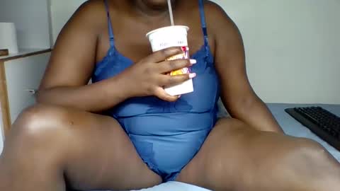 sweett_amberr online show from March 8, 11:47 am