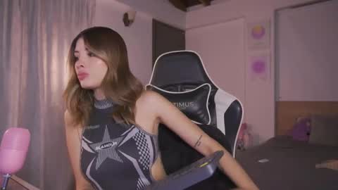 Snapshot of sweett_catt1 chatting on September 25, 2:21 am Cat independent model online show from September 25, 2:21 am