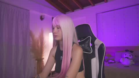 Snapshot of sweett_catt1 chatting on March 11, 6:41 am Cat independent model online show from March 11, 6:41 am