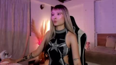 Snapshot of sweett_catt1 chatting on February 21, 11:54 pm Cat independent model online show from February 21, 11:54 pm
