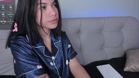    online show from December 5, 4:01 pm