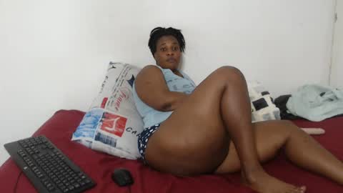 sweetthickebony online show from June 17, 1:18 am