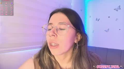 Veronica Independent Model online show from May 5, 1:03 pm