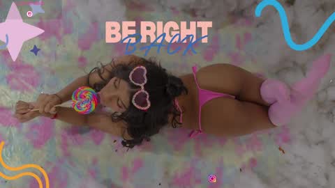 sweetviolet___ online show from May 13, 4:24 pm