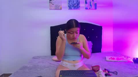 Mia online show from May 23, 12:14 pm