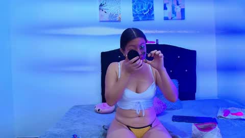 Mia online show from May 20, 12:02 pm