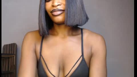 sweetxxboobsx online show from May 3, 9:01 am