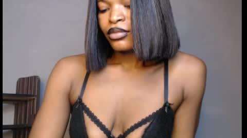 sweetxxboobsx online show from May 18, 8:42 am