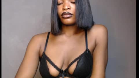 sweetxxboobsx online show from May 4, 9:02 am