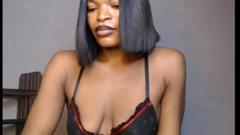 sweetxxboobsx online show from May 19, 9:38 am