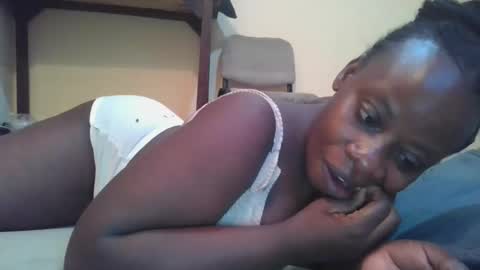 sweetyass25 online show from May 16, 2:27 pm
