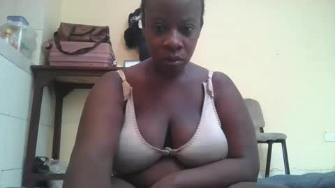sweetyass25 online show from May 18, 5:24 am