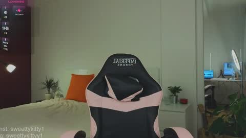 Jenny  give it a sub online show from May 22, 12:58 pm
