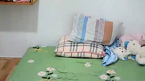 Sweetyummygirl online show from May 14, 5:24 am