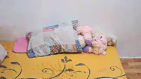 Sweetyummygirl online show from May 7, 11:30 pm