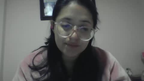 sweetyypeach online show from December 26, 3:59 am