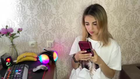 Emily online show from May 25, 3:33 pm