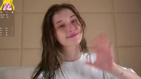 Mia online show from May 7, 1:32 am