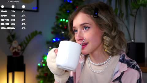 Mia online show from December 29, 10:12 am
