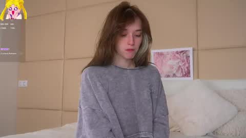 Mia online show from May 3, 7:34 am