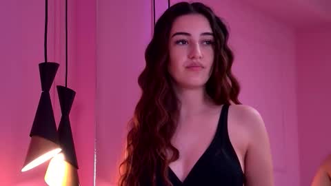 taliamorenne online show from December 3, 3:58 pm