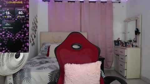taliana  modelo independiente online show from January 20, 2:43 am