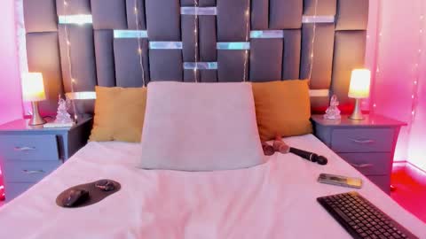 tali  online show from December 18, 10:47 pm