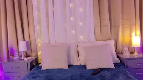 tali  online show from April 29, 8:03 pm