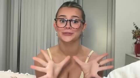 Talia online show from March 16, 7:07 pm