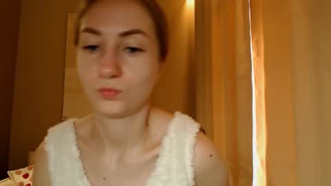 Snapshot of taliiyafiredream chatting on February 15, 5:51 am Kira online show from February 15, 5:51 am