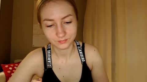 Snapshot of taliiyafiredream chatting on February 28, 9:25 am Kira online show from February 28, 9:25 am