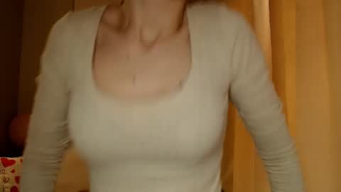 Snapshot of taliiyafiredream chatting on March 4, 6:04 am Kira online show from March 4, 6:04 am