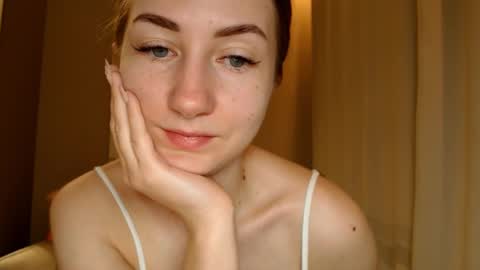 Snapshot of taliiyafiredream chatting on December 20, 6:50 am Kira online show from December 20, 6:50 am