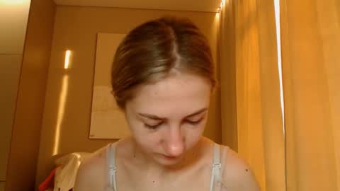 Snapshot of taliiyafiredream chatting on February 12, 6:19 am Kira online show from February 12, 6:19 am