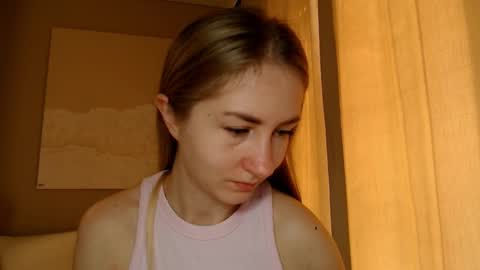 Snapshot of taliiyafiredream chatting on March 10, 7:44 am Kira online show from March 10, 7:44 am