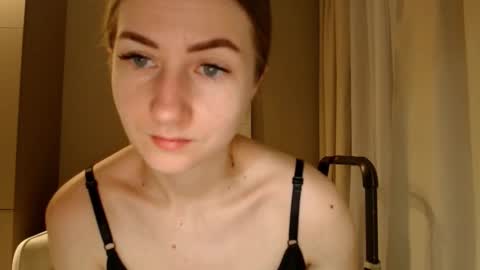 Snapshot of taliiyafiredream chatting on December 30, 5:58 am Kira online show from December 30, 5:58 am