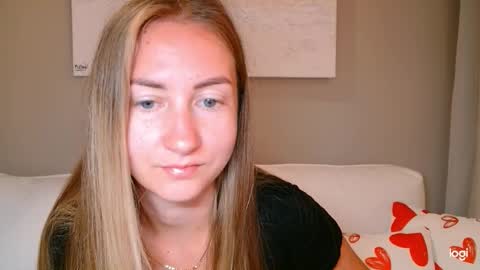 Snapshot of taliiyafiredream chatting on October 9, 5:22 am Kira online show from October 9, 5:22 am