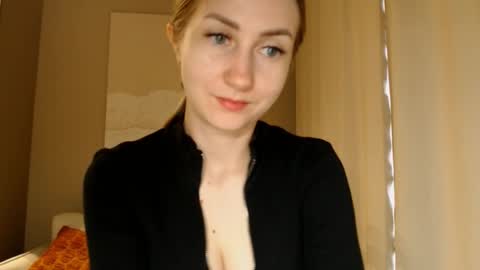 Snapshot of taliiyafiredream chatting on December 2, 8:48 am Kira online show from December 2, 8:48 am