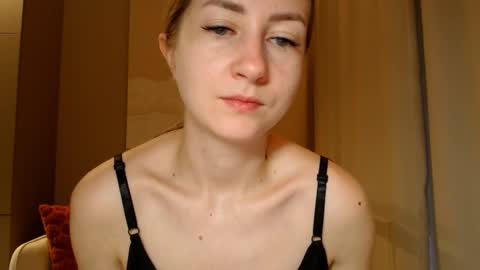 Snapshot of taliiyafiredream chatting on December 5, 6:10 am Kira online show from December 5, 6:10 am