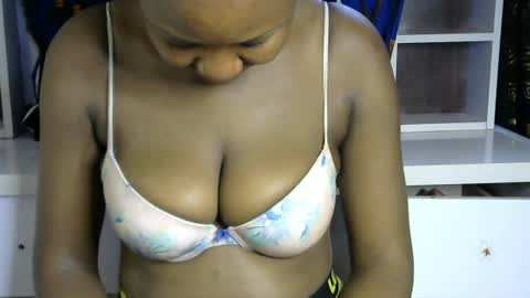 tall_choco online show from March 27, 11:33 am