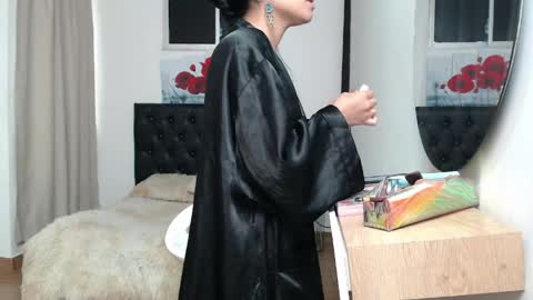 Hi im sara online show from May 9, 1:35 pm