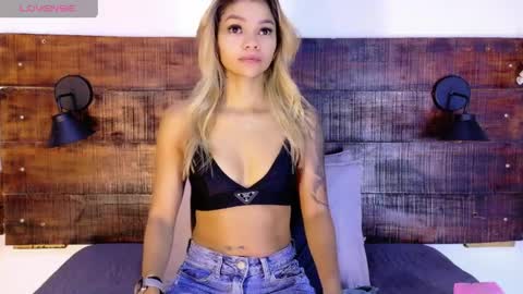    online show from May 7, 10:52 am
