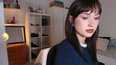 Cami 3 online show from May 20, 8:22 am