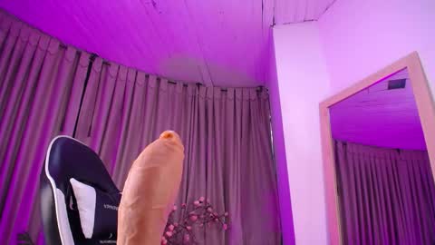tamararosses online show from May 20, 1:52 pm
