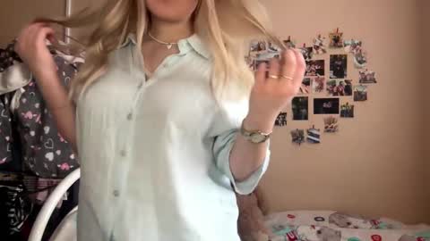 Amy online show from February 20, 8:49 am